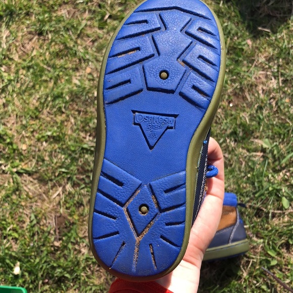 OshKosh boys size 10 boot - Picture 6 of 8